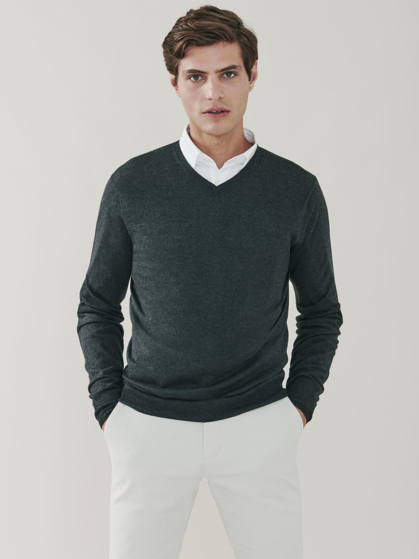 PITT | Men's Cashmere V Neck Sweater in Charcoal | MrQuintessential