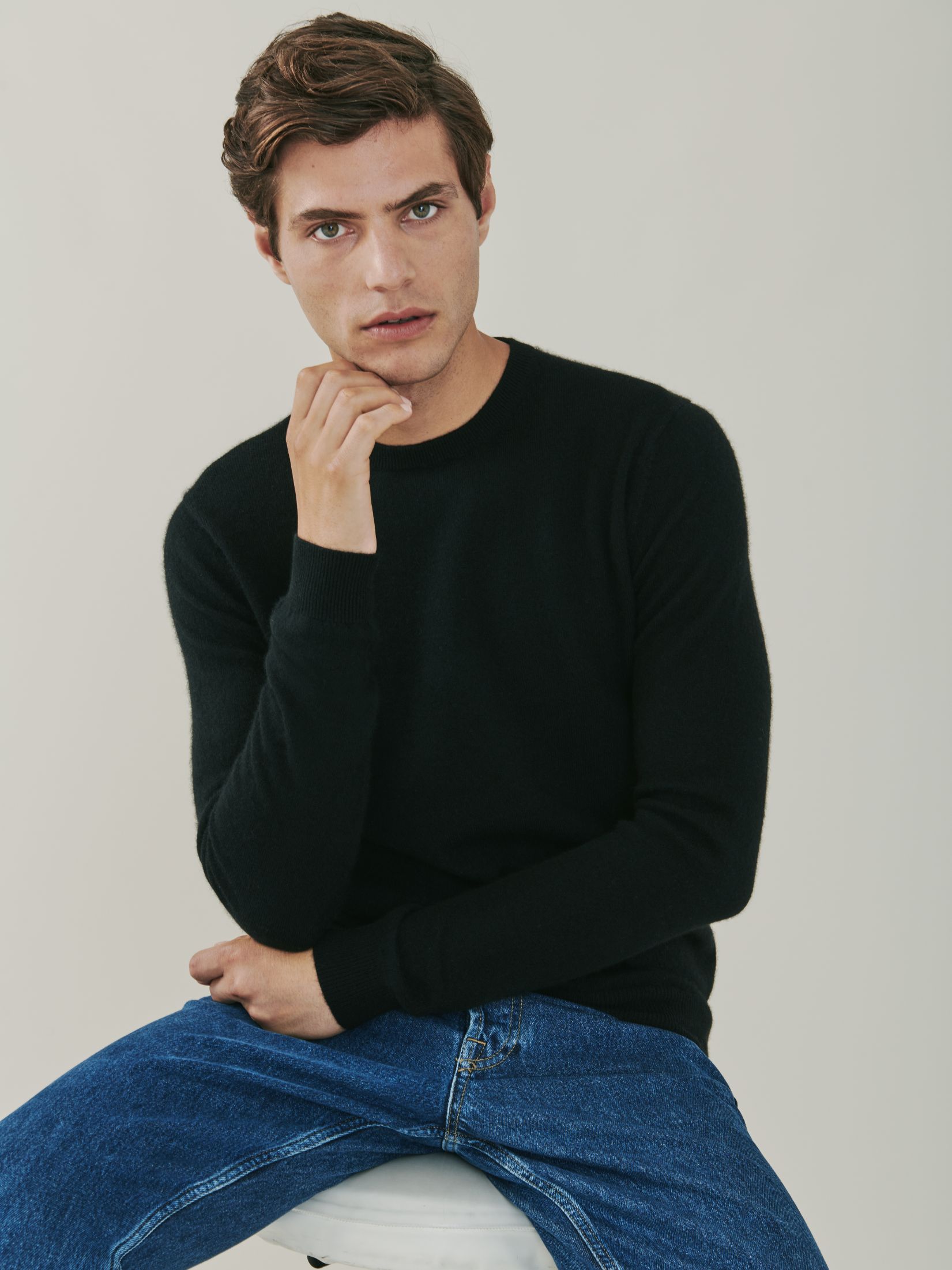 canyon-men-s-cashmere-crew-neck-sweater-in-black-mrquintessential