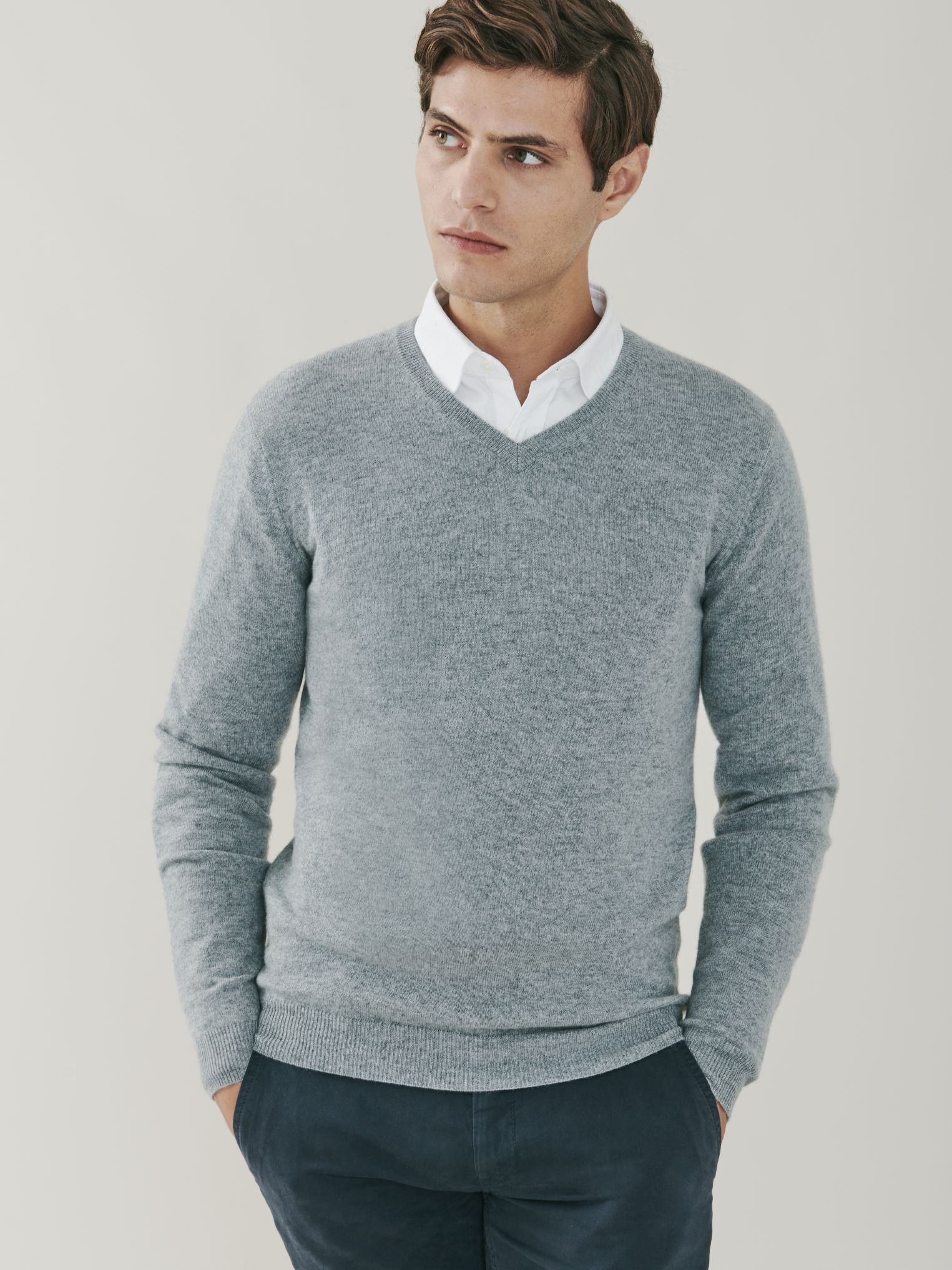 Killington | Men's Cashmere V Neck Sweater in Light Grey