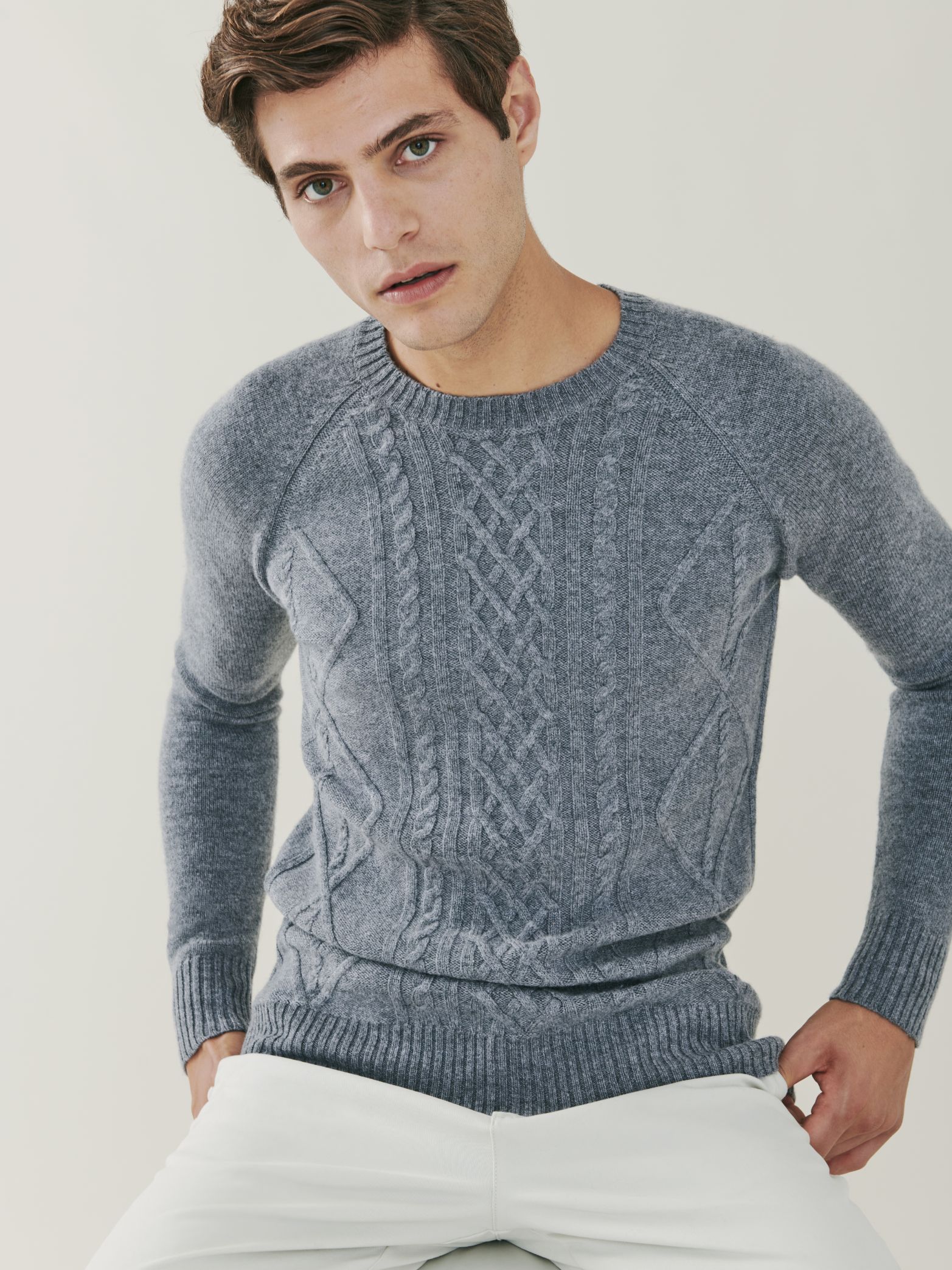 Mens luxury cable knit cashmere crew neck sweater grey