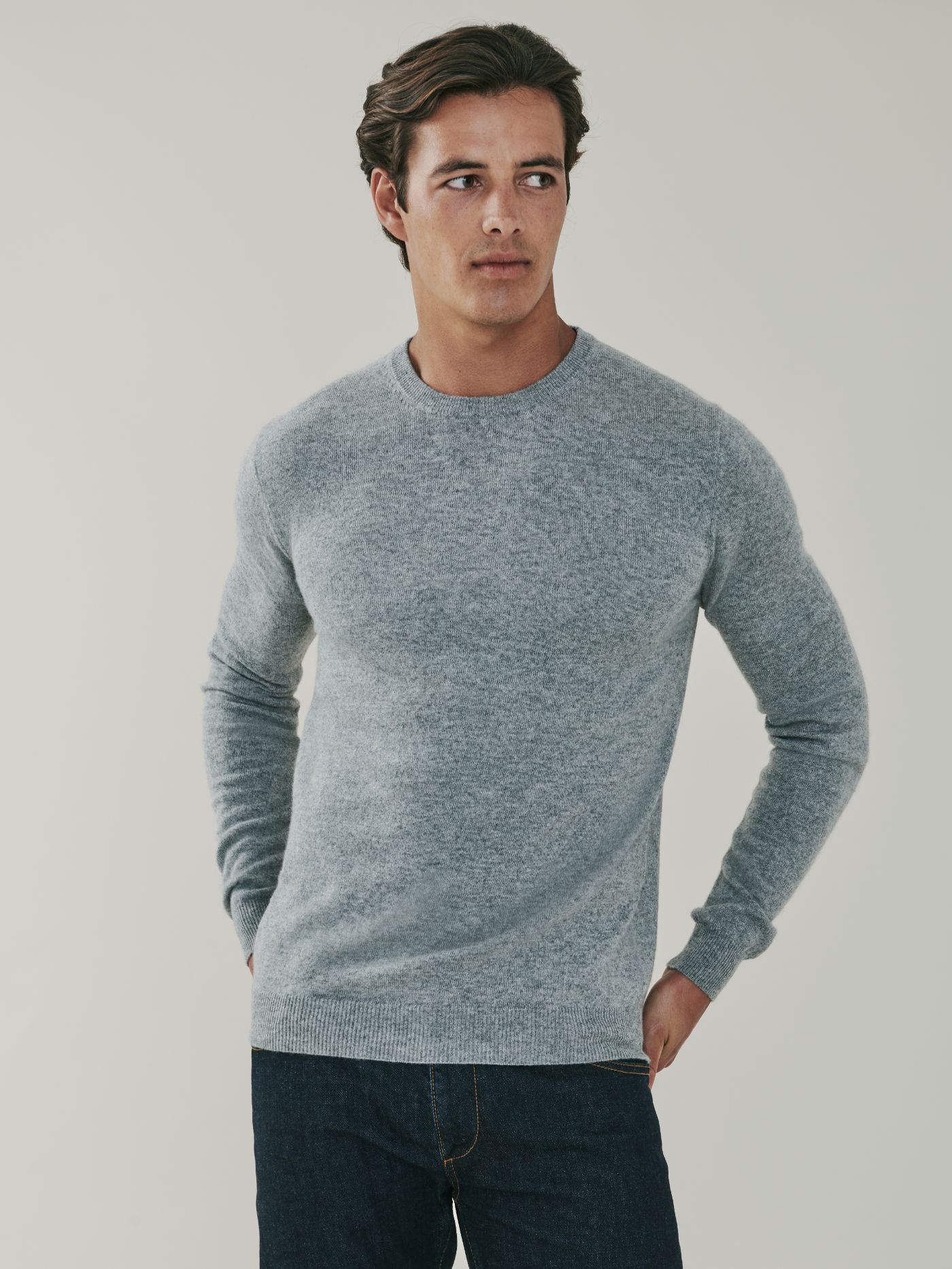 Men's Cashmere Crew Neck Sweater in Light Grey | MrQuintessential