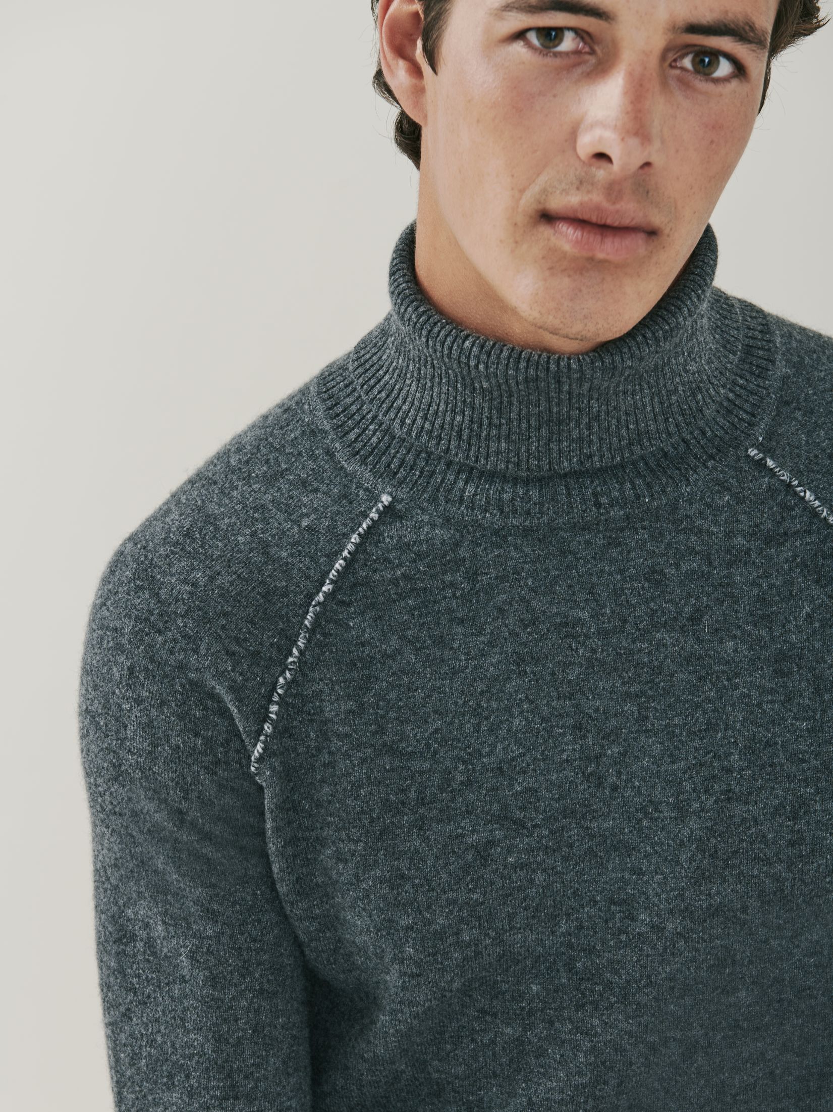 Mayfair Detail Cashmere Roll Neck Sweater – Charcoal Grey